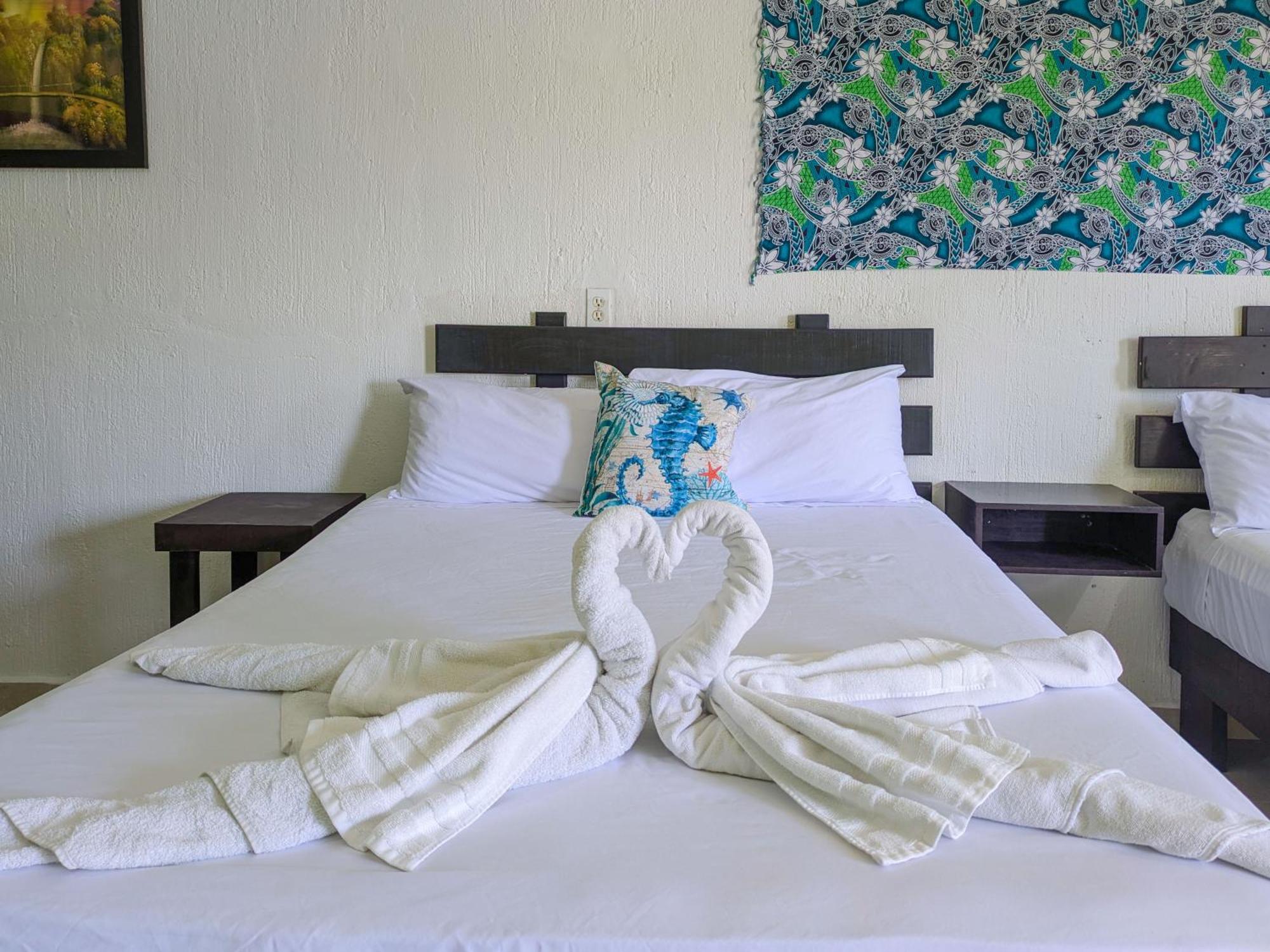 A8 Beachside Bliss Family Hawaiian Themed Quad Kitchen Ac Playa del Carmen